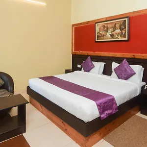 Varuna Hotel